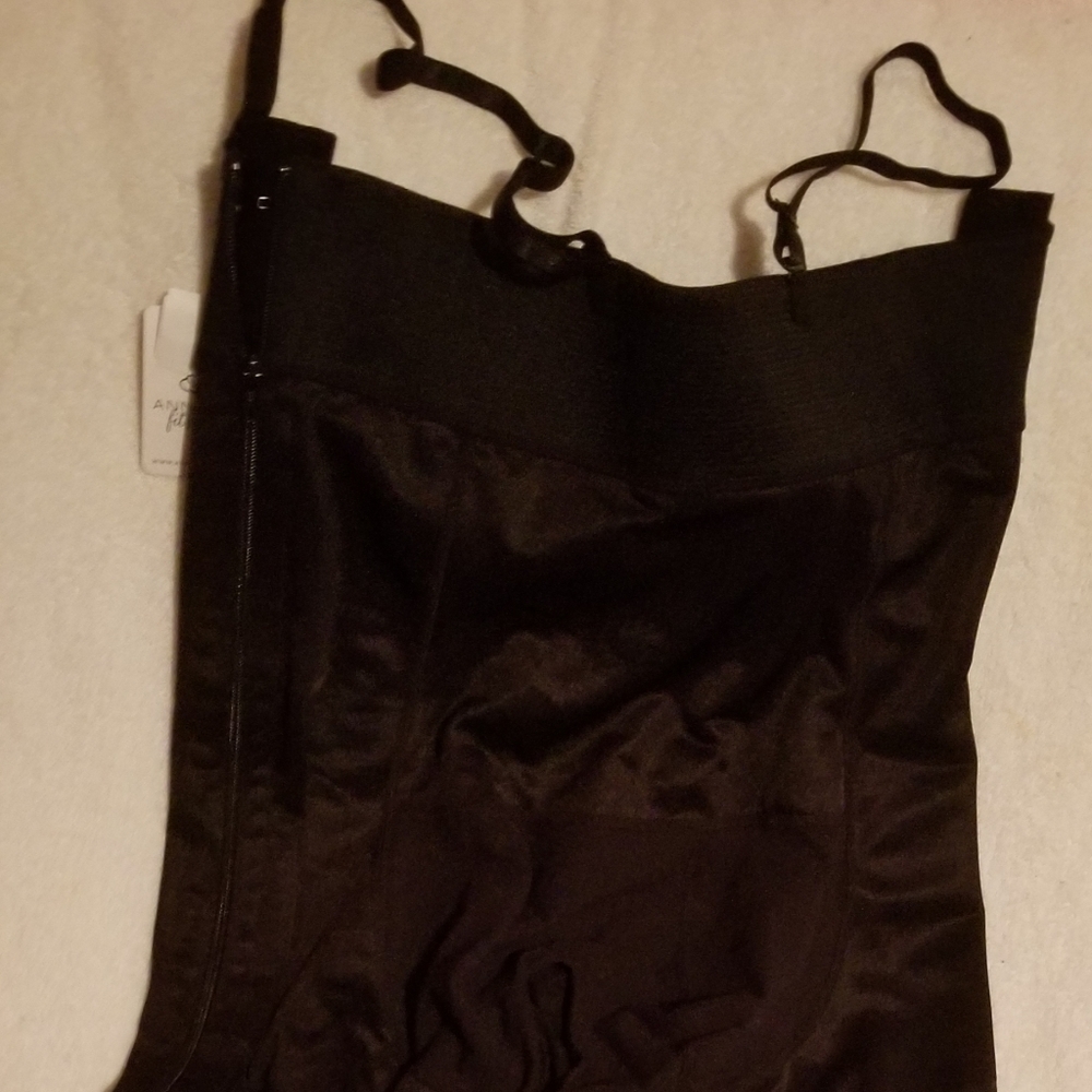 Short Girdle/Shaper (NWOT)